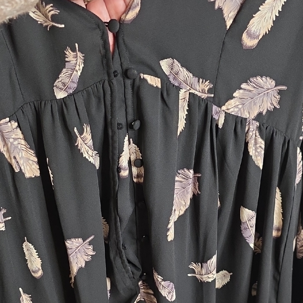 Buddy Love Sz Small Black Dress with Feather Pattern NWOT - Picture 3 of 8